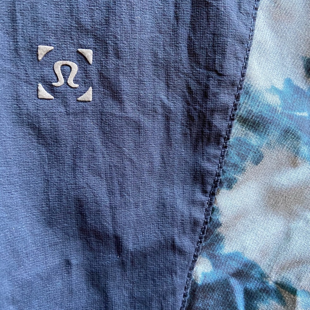 Lululemon windbreaker